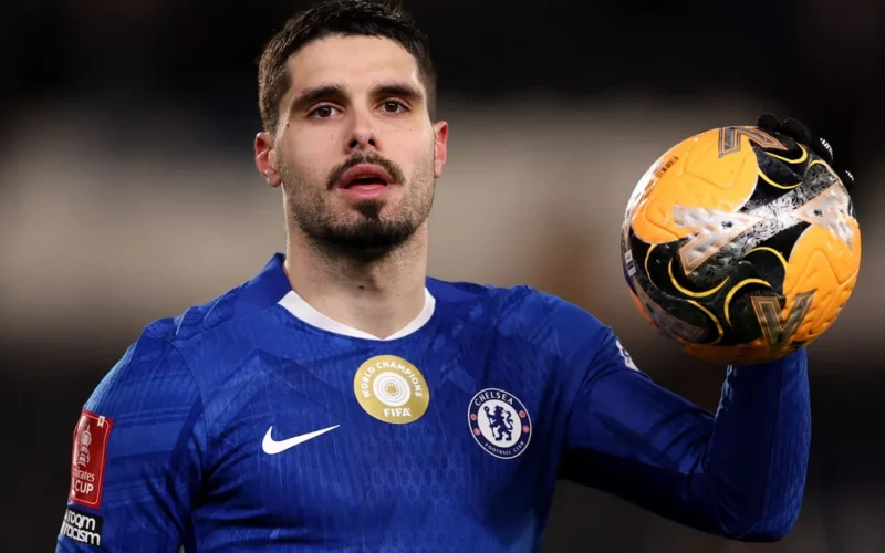 تحدي طموح من بيدرو نيتو لتحقيق لقب الدوري مع تشيلسي وروزينيور